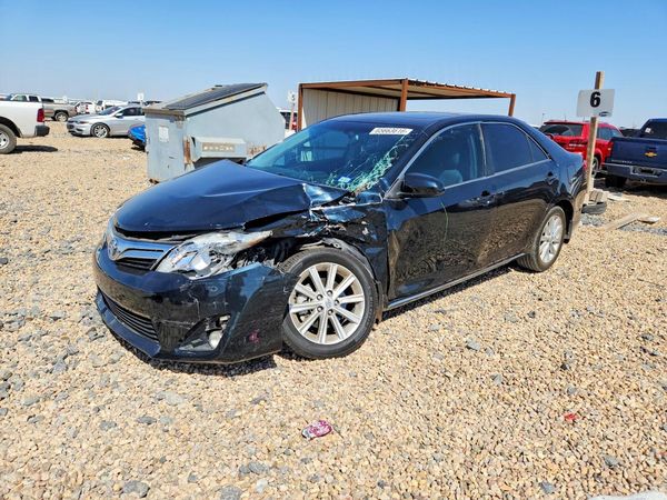 2014 TOYOTA CAMRY