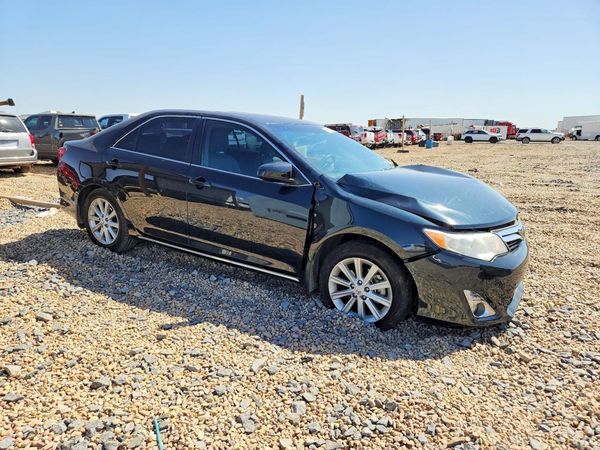 2014 TOYOTA CAMRY