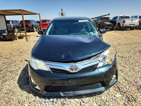 2014 TOYOTA CAMRY