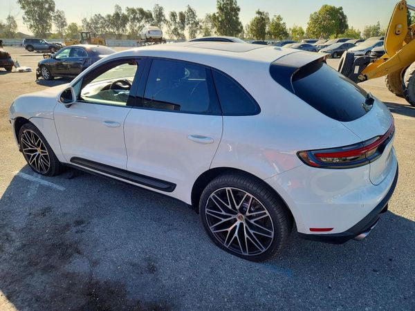 2022 PORSCHE MACAN
