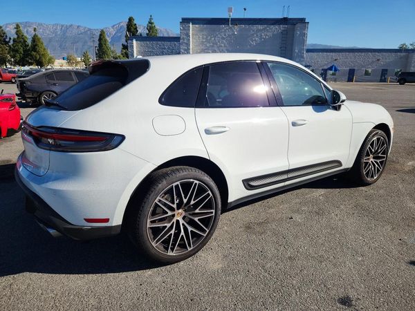 2022 PORSCHE MACAN