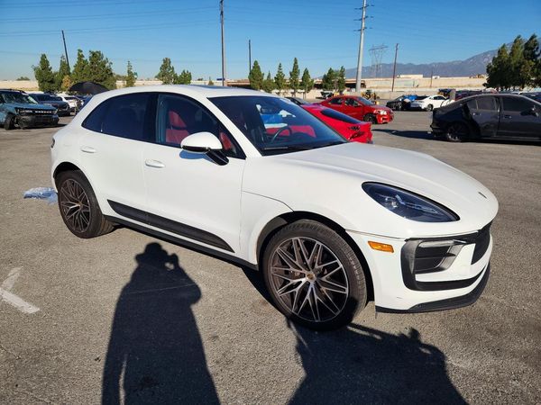 2022 PORSCHE MACAN