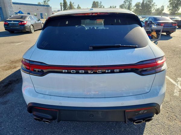 2022 PORSCHE MACAN