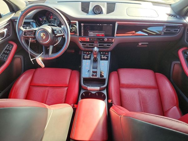 2022 PORSCHE MACAN