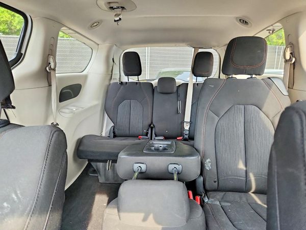 2017 CHRYSLER PACIFICA LX