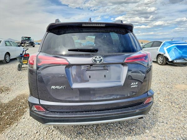 2018 TOYOTA RAV4 Adventure/XLE