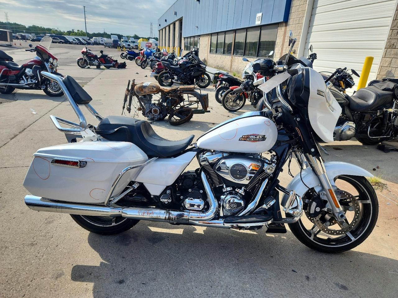2024 HARLEY-DAVIDSON FLHX
