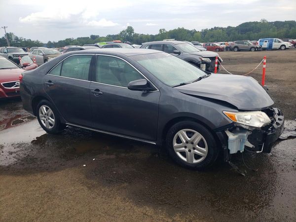 2013 TOYOTA CAMRY