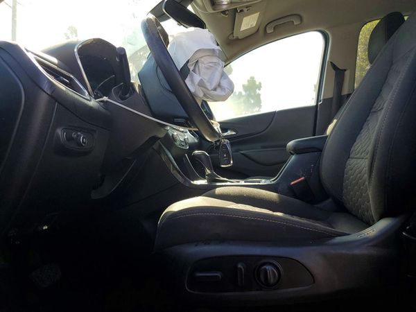 2018 CHEVROLET EQUINOX LT (1LT) — DENT