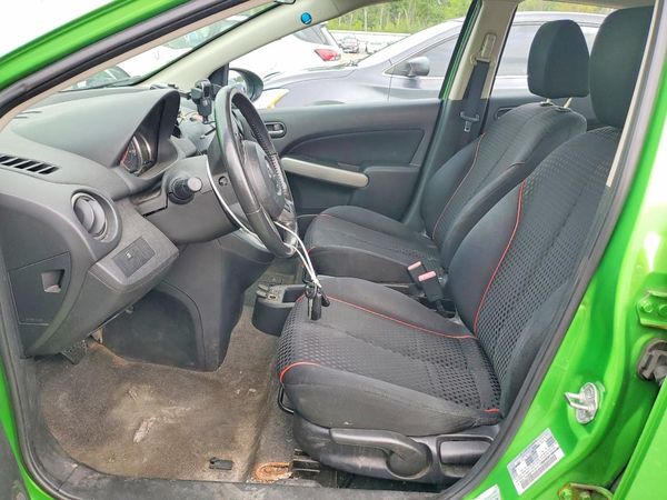 2013 MAZDA MAZDA2 Touring/GS