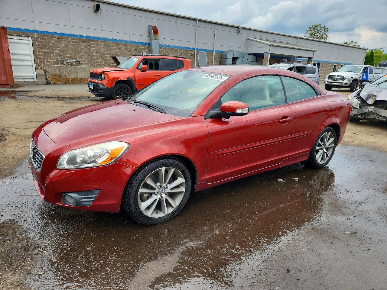 2012 VOLVO C70