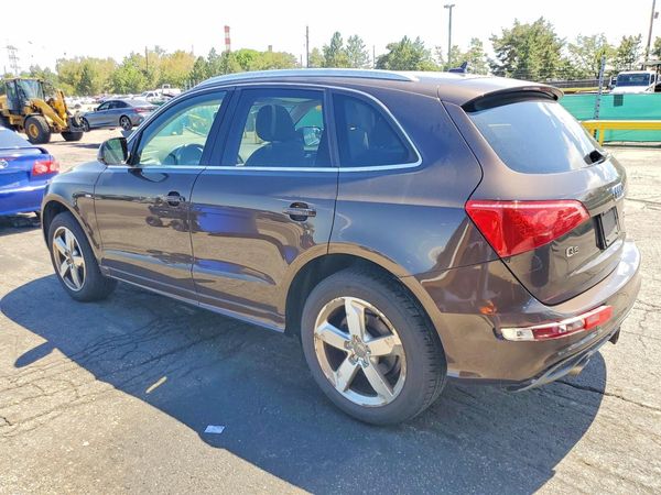 2012 AUDI Q5 Premium Plus