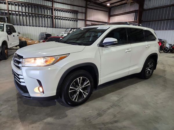 2017 TOYOTA HIGHLANDER LE/LE Plus