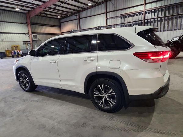 2017 TOYOTA HIGHLANDER LE/LE Plus
