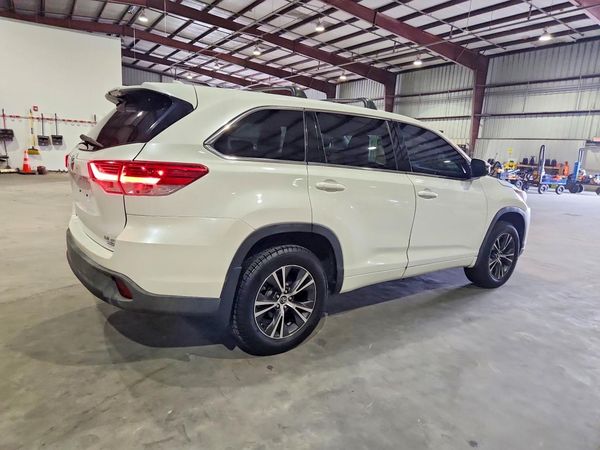 2017 TOYOTA HIGHLANDER LE/LE Plus
