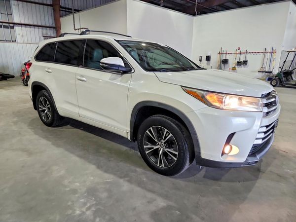 2017 TOYOTA HIGHLANDER LE/LE Plus