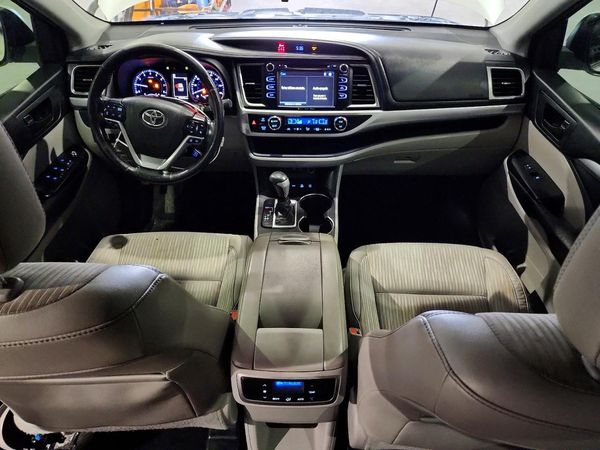 2017 TOYOTA HIGHLANDER LE/LE Plus