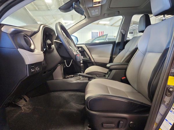 2017 TOYOTA RAV4 Ltd/SE Platinum