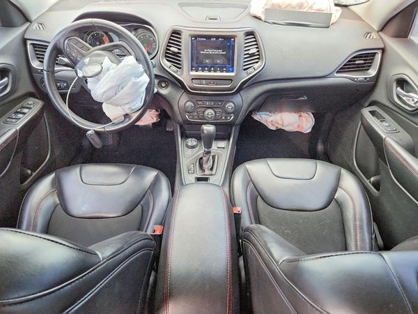 2019 JEEP CHEROKEE TRAILHAWK 4X4