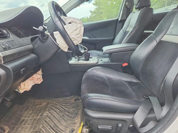 2014 TOYOTA CAMRY — DENT