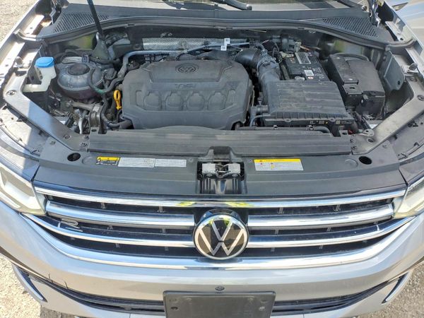 2022 VOLKSWAGEN TIGUAN — Engine bay