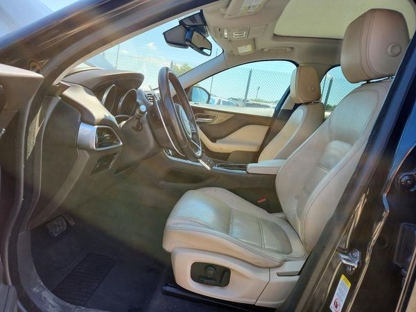 2017 JAGUAR F-PACE Prestige