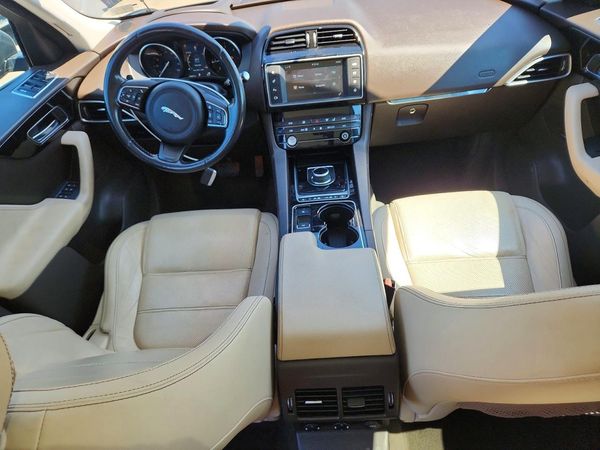 2017 JAGUAR F-PACE Prestige