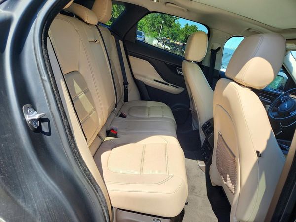 2017 JAGUAR F-PACE Prestige