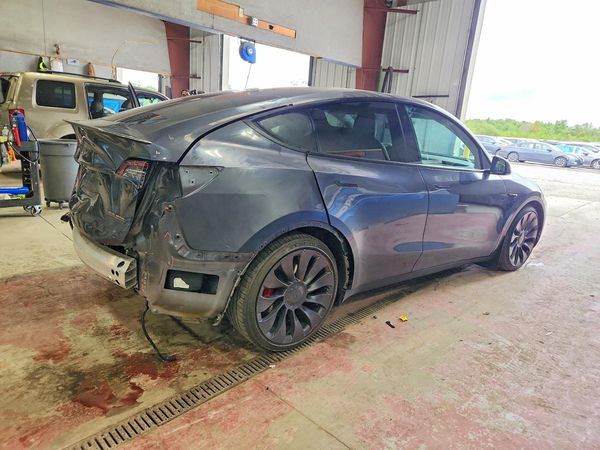 2022 TESLA MODEL Y