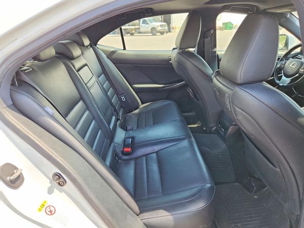 2016 LEXUS IS