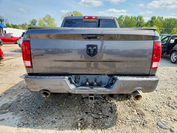 2017 RAM 1500 SLT