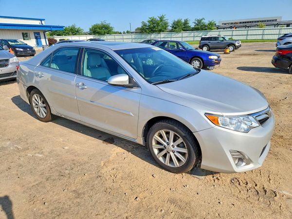 2014 TOYOTA CAMRY