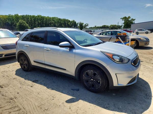 2018 KIA NIRO FE (HEV), LX (HEV) — Passenger 3/4