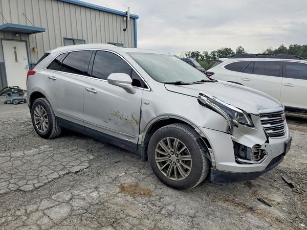 2017 CADILLAC XT5
