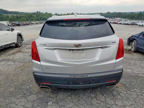 2017 CADILLAC XT5