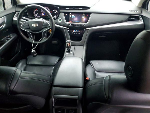 2017 CADILLAC XT5