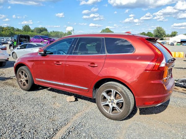 2015 VOLVO XC60 Premier (non R design)