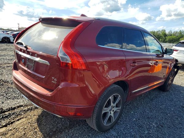 2015 VOLVO XC60 Premier (non R design)