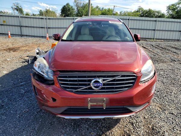 2015 VOLVO XC60 Premier (non R design)