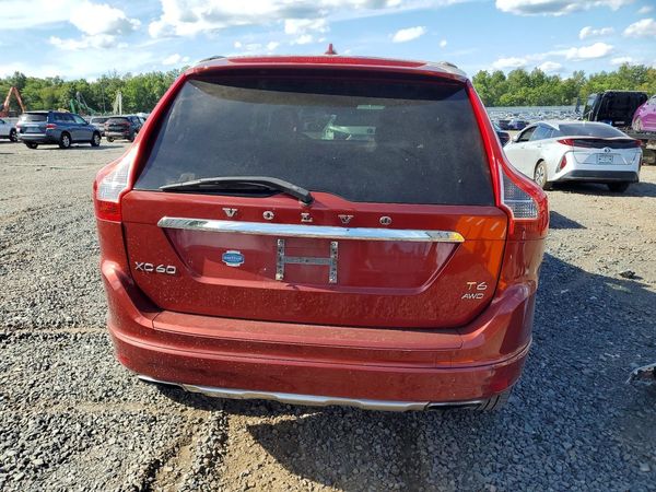 2015 VOLVO XC60 Premier (non R design)
