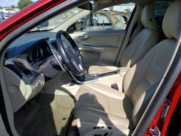 2015 VOLVO XC60 Premier (non R design)