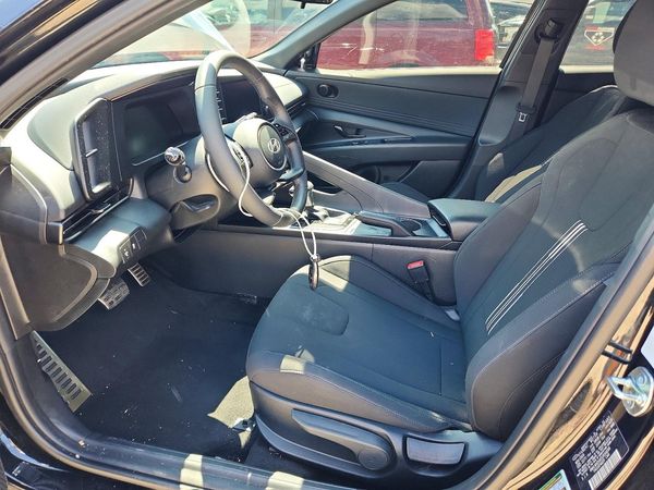 2025 HYUNDAI ELANTRA