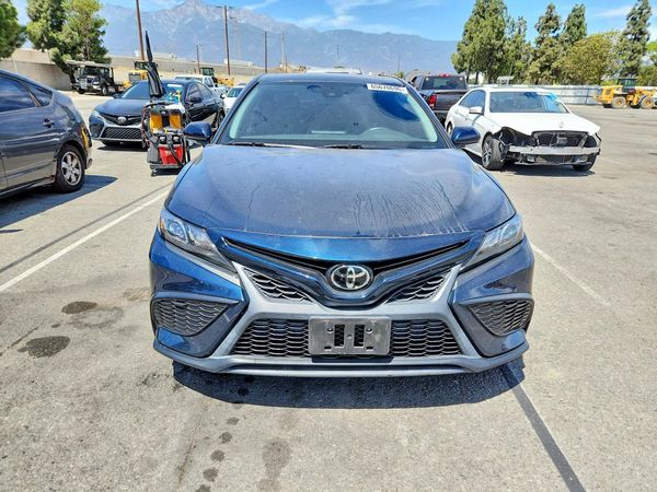 2021 TOYOTA CAMRY SE + Convenient Pkg