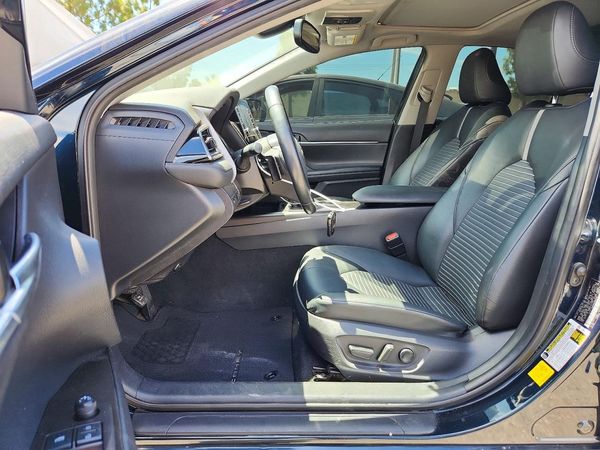 2021 TOYOTA CAMRY SE + Convenient Pkg