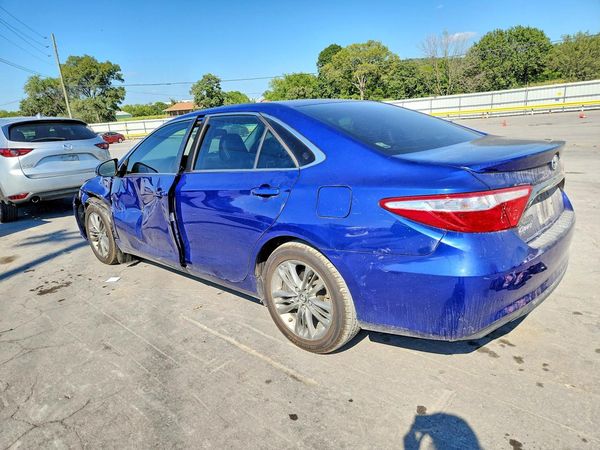 2016 TOYOTA CAMRY