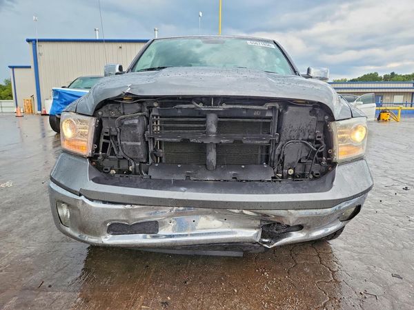 2013 RAM 1500 LARAMIE CREW CAB 4X4