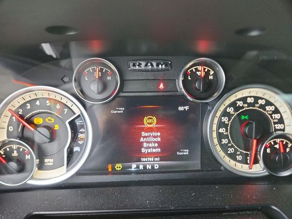 2013 RAM 1500 LARAMIE CREW CAB 4X4