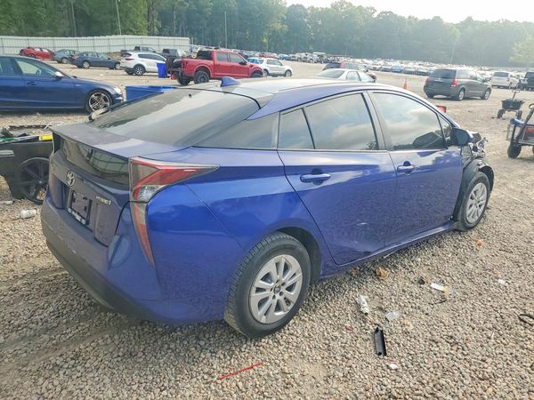2016 TOYOTA PRIUS