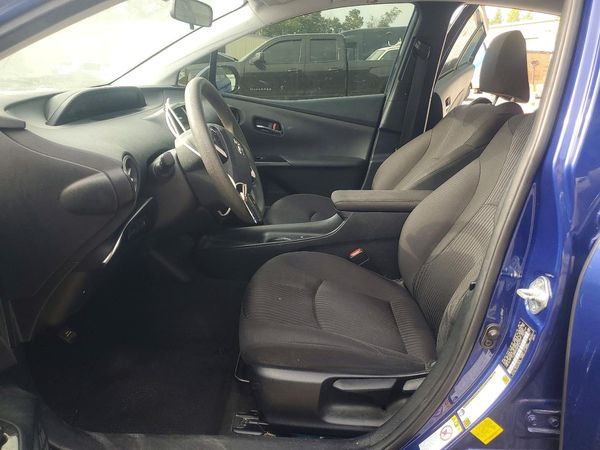 2016 TOYOTA PRIUS