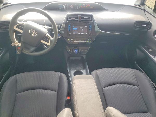 2016 TOYOTA PRIUS